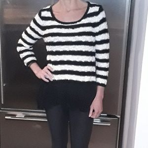 Knitted knotted Size XS black and white sweater